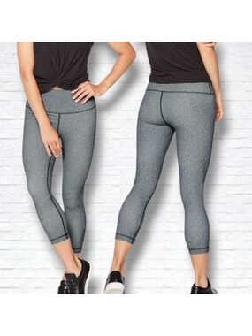 Lululemon Wunder Under Crop (Hi-Rise) (Full-On Luxtreme 21") Size 4